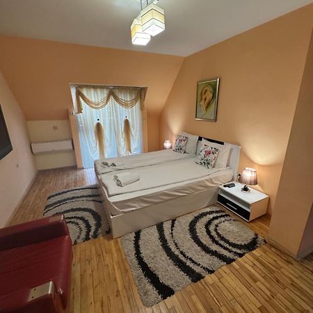 فندق Venis House بلوفديف المظهر الخارجي الصورة