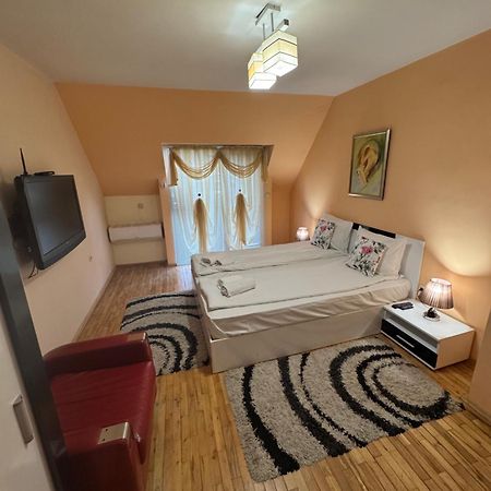 فندق Venis House بلوفديف المظهر الخارجي الصورة