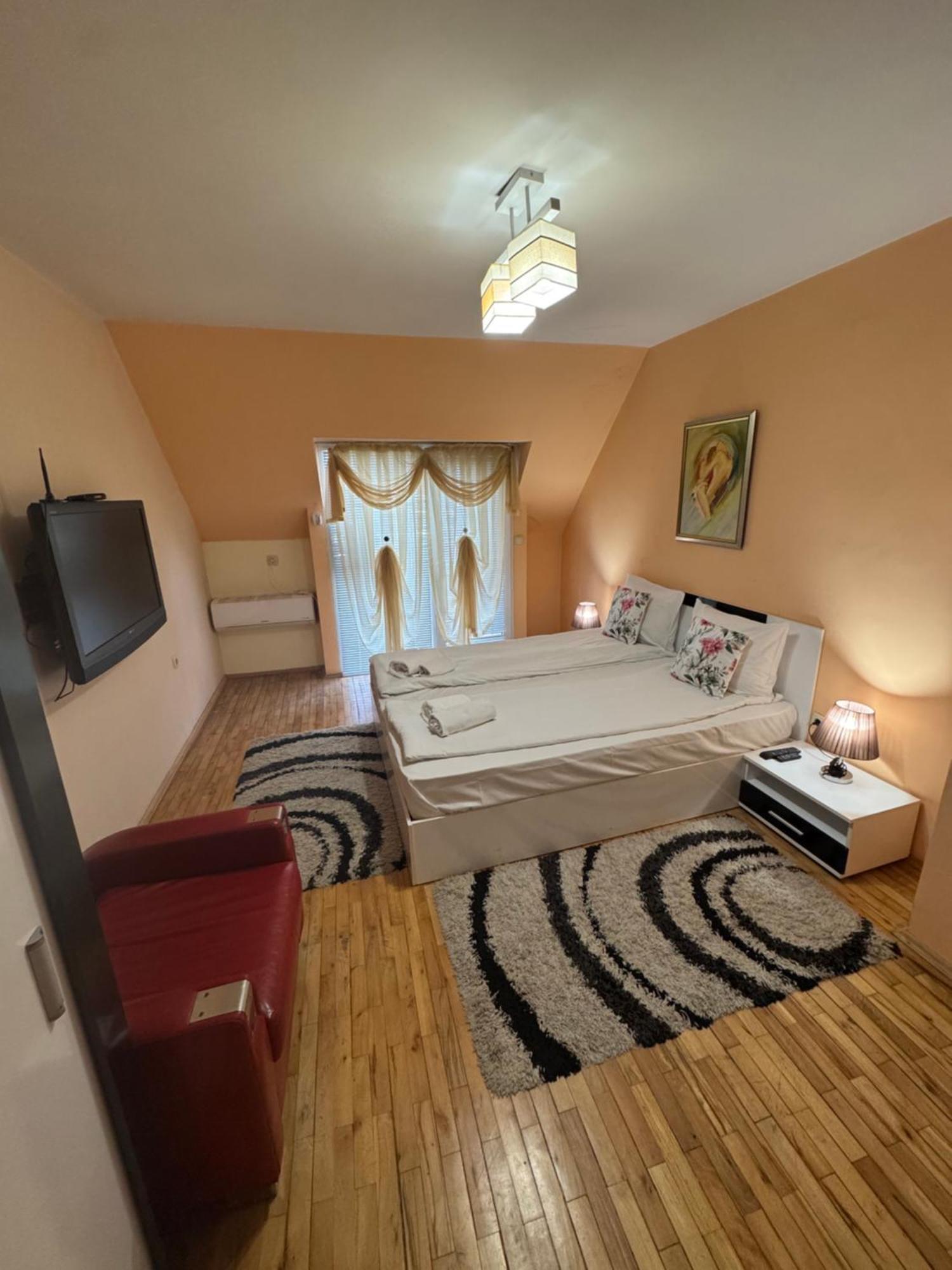 فندق Venis House بلوفديف المظهر الخارجي الصورة
